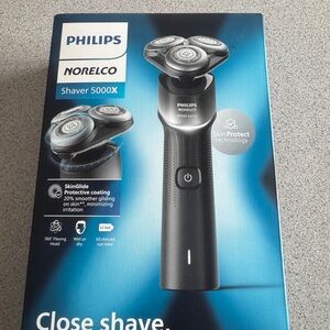 New Philips Norelco Shaver 5000X /84 Rechargeable Men's Electric Wet & Dry Face